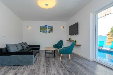 4-Bedroom Villa in Vir for up to 10 Guests