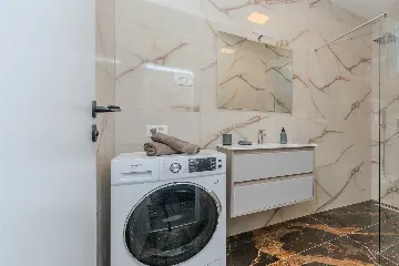 4-Bedroom Villa in Vir for up to 10 Guests