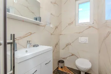 4-Bedroom Villa in Vir for up to 10 Guests