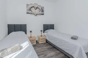 4-Bedroom Villa in Vir for up to 10 Guests