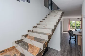 4-Bedroom Villa in Vir for up to 10 Guests