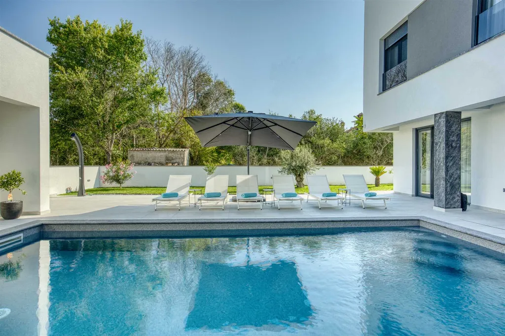 Villa with Private Pool & Sea View in Nin Zaton