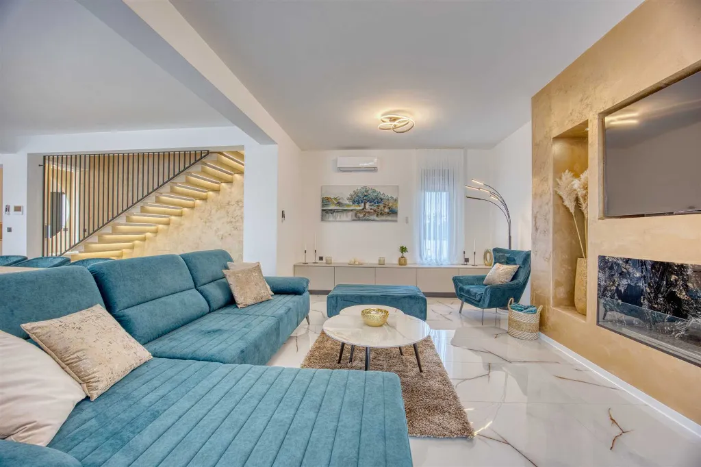 Villa with Private Pool & Sea View in Nin Zaton