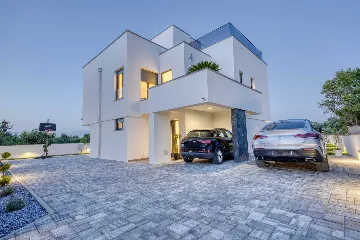 Villa with Private Pool & Sea View in Nin Zaton