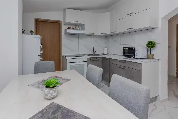 Apartment in Vir for 6 Guests, 600 m to Beach