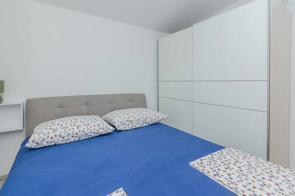 Apartment in Vir for 6 Guests, 600 m to Beach
