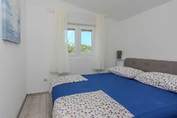Apartment in Vir for 6 Guests, 600 m to Beach