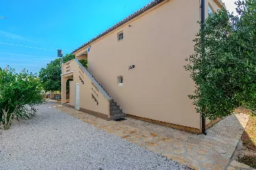 Apartment in Vir for 6 Guests, 600 m to Beach