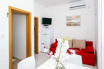 Apartment for 2 with Private Terrace in Vrsi