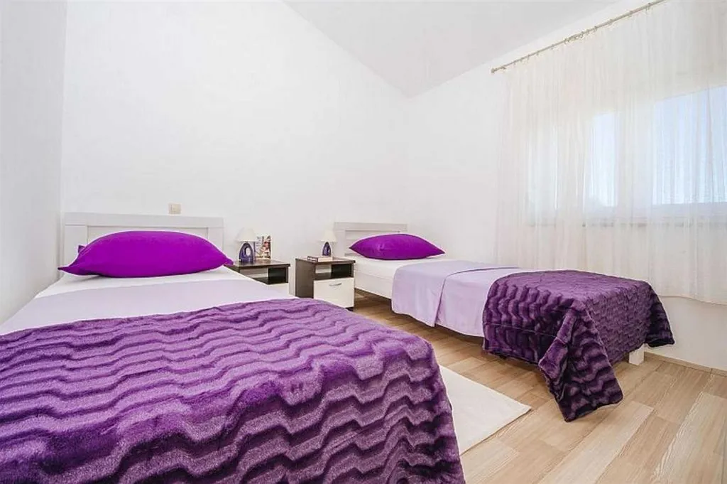 Apartment in Vrsi for 4 Guests