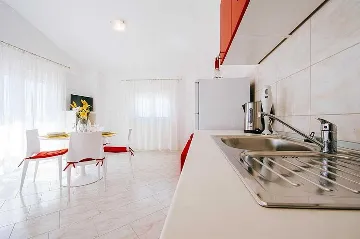 Apartment in Vrsi for 4 Guests