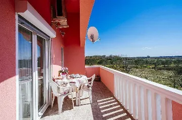 Apartment in Vrsi for 4 Guests