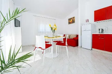 Apartment in Vrsi for 4 Guests