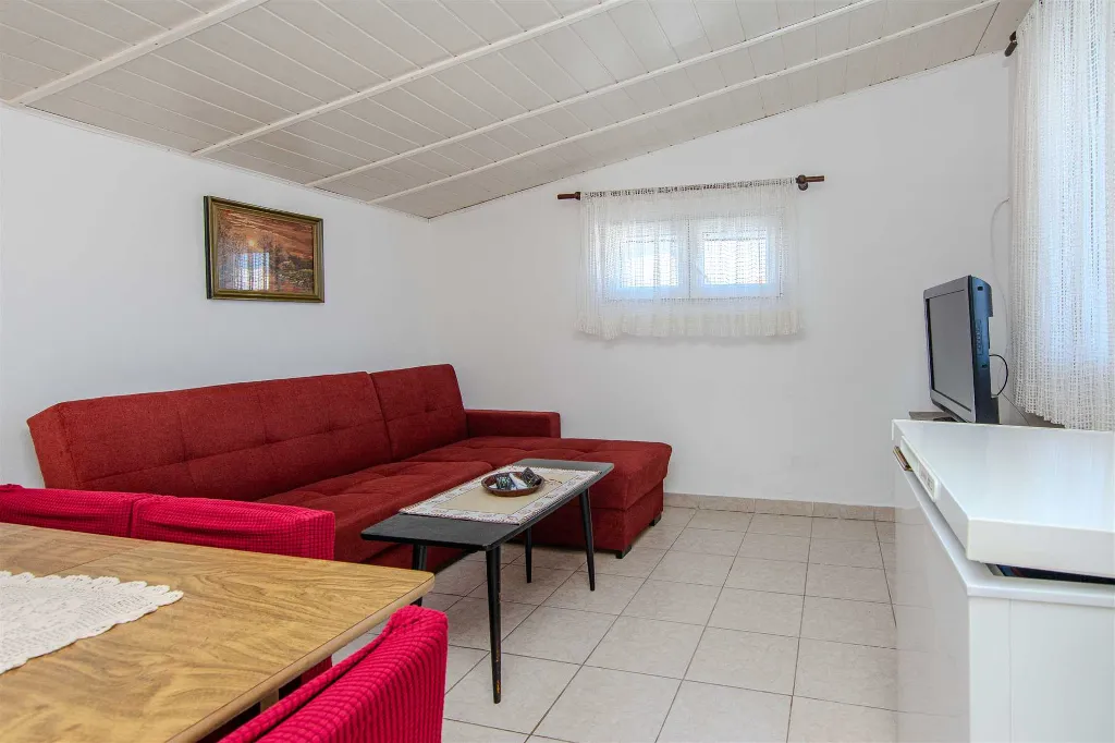 3-Bedroom Apartment in Vir for Up to 6