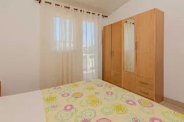 3-Bedroom Apartment in Vir for Up to 6