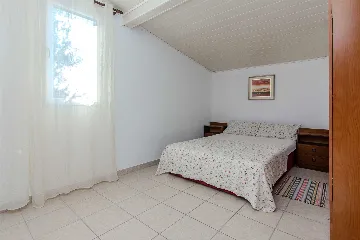 3-Bedroom Apartment in Vir for Up to 6