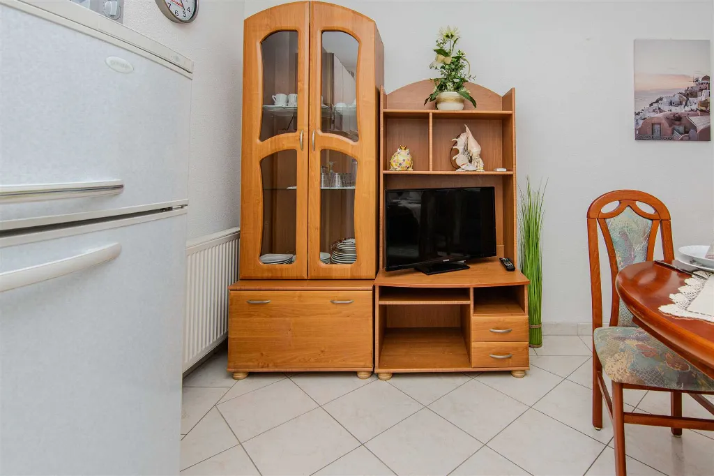 Apartment in Vir for 2-4 with Roofed Balcony
