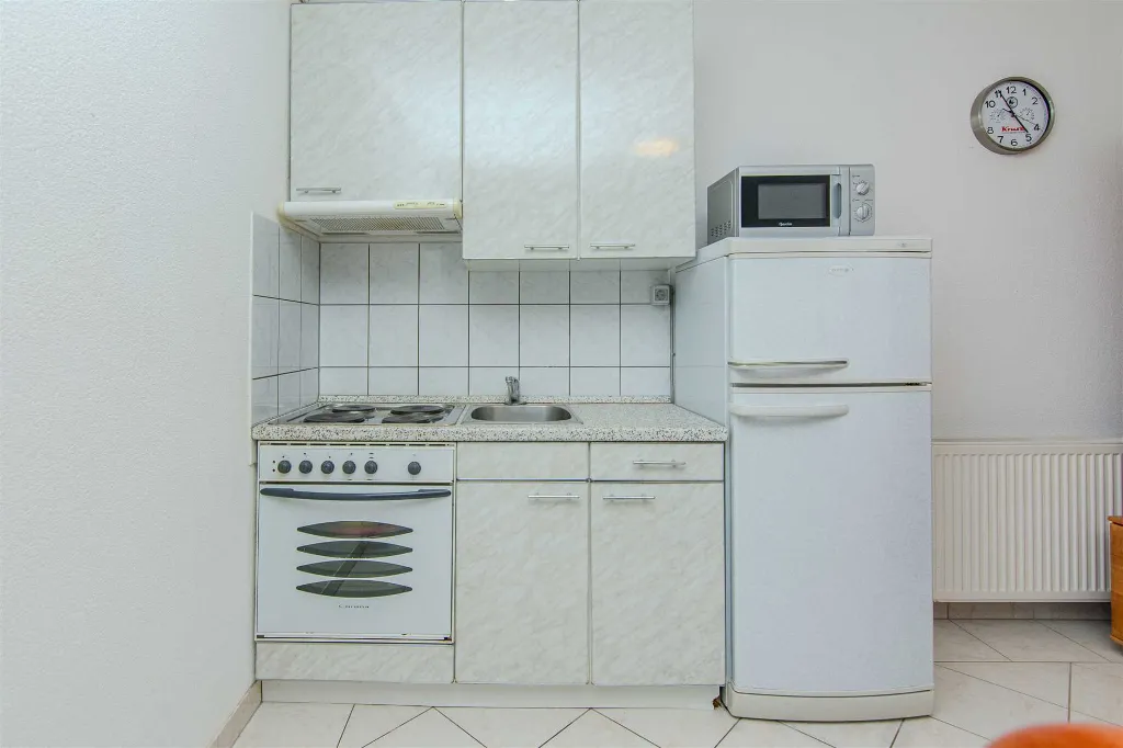 Apartment in Vir for 2-4 with Roofed Balcony