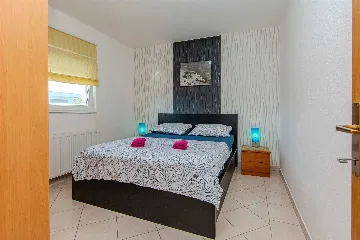 Apartment in Vir for 2-4 with Roofed Balcony