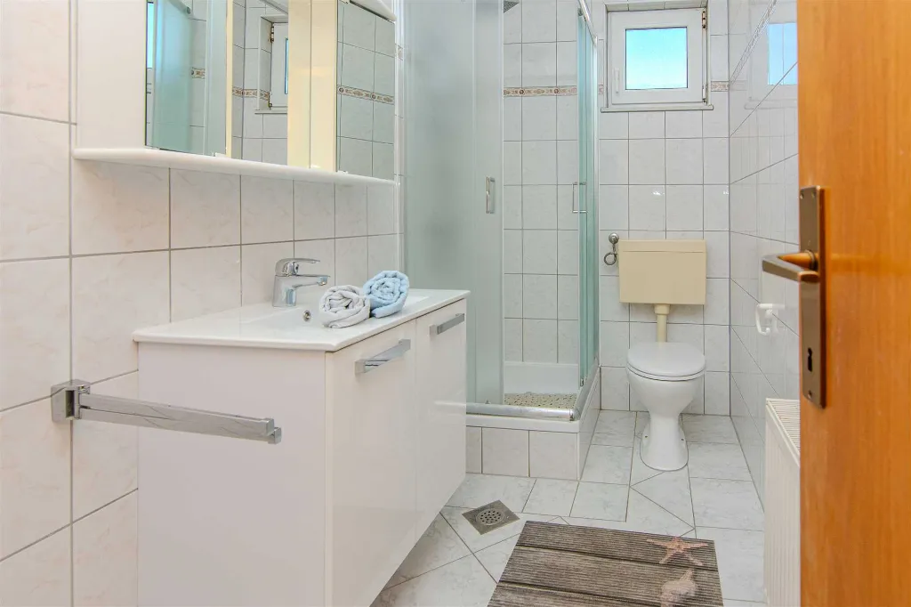 Apartment in Vir for 2-4 with Roofed Balcony