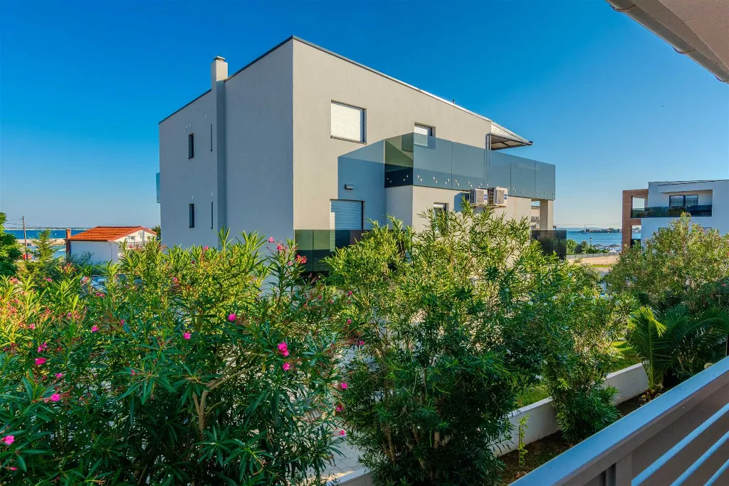 Vir Apartment with Balcony for Up to 4 Guests