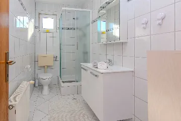 Vir Apartment for 2-4 Guests with Roofed Balcony