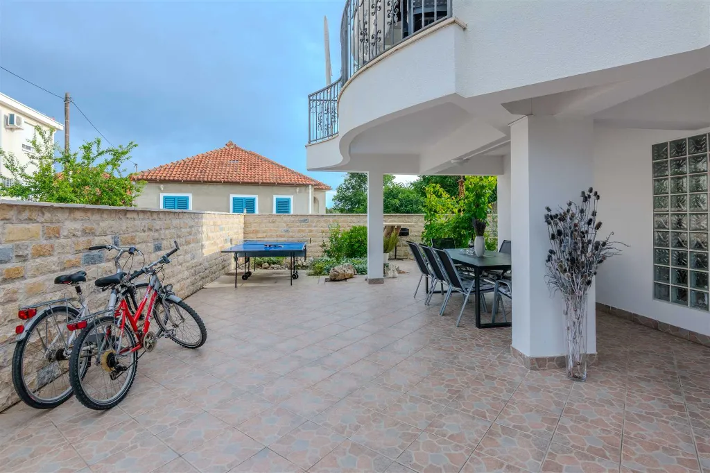 Holiday House in Nin, Zaton (Sleeps 8)