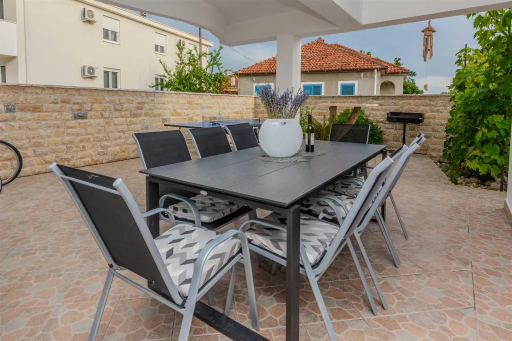Holiday House in Nin, Zaton (Sleeps 8)