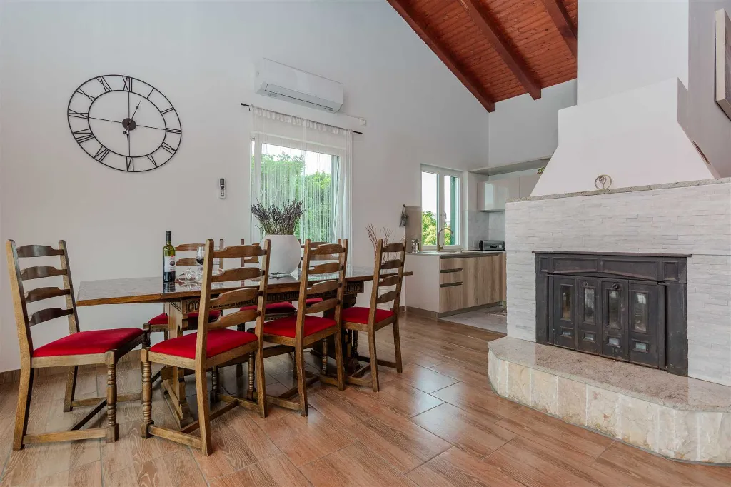 Holiday House in Nin, Zaton (Sleeps 8)