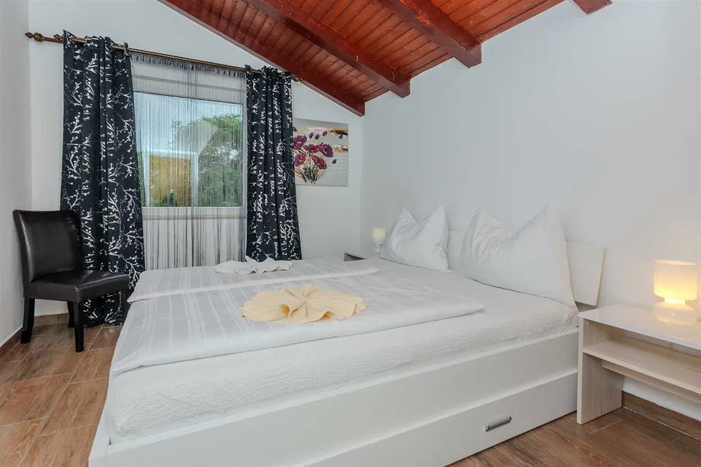 Holiday House in Nin, Zaton (Sleeps 8)