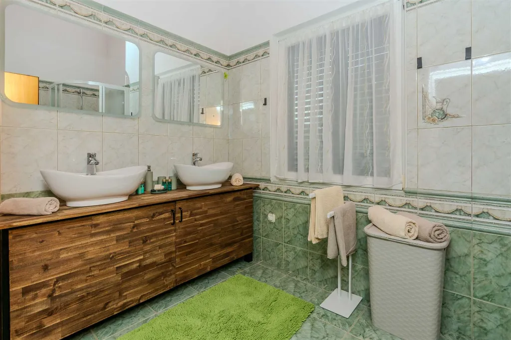 Holiday House in Nin, Zaton (Sleeps 8)