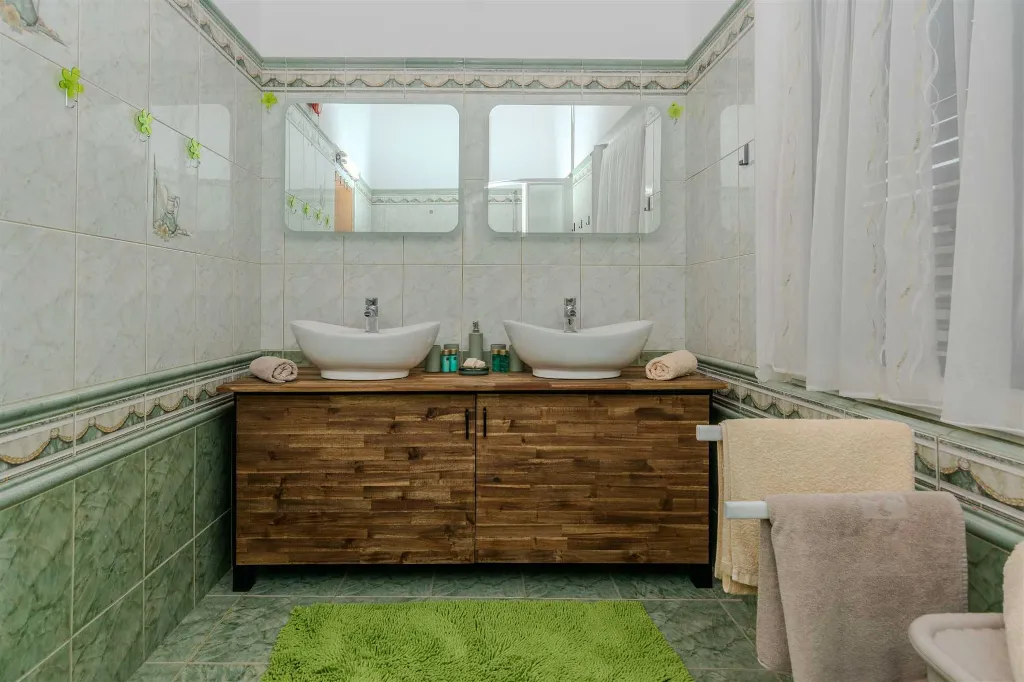 Holiday House in Nin, Zaton (Sleeps 8)