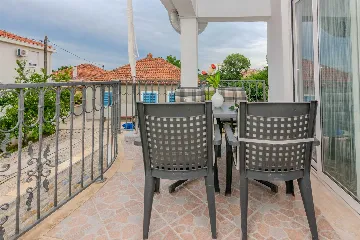 Holiday House in Nin, Zaton (Sleeps 8)