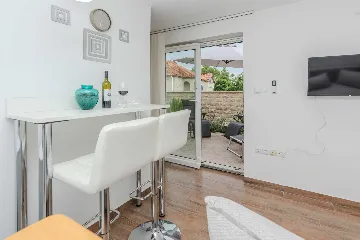 Holiday House in Nin, Zaton (Sleeps 8)