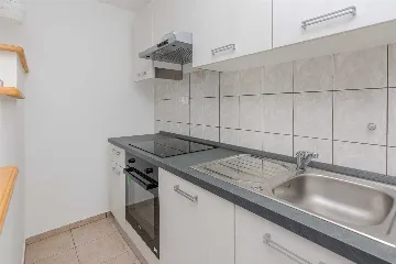 Holiday House in Nin, Zaton (Sleeps 8)