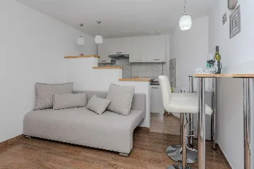 Holiday House in Nin, Zaton (Sleeps 8)