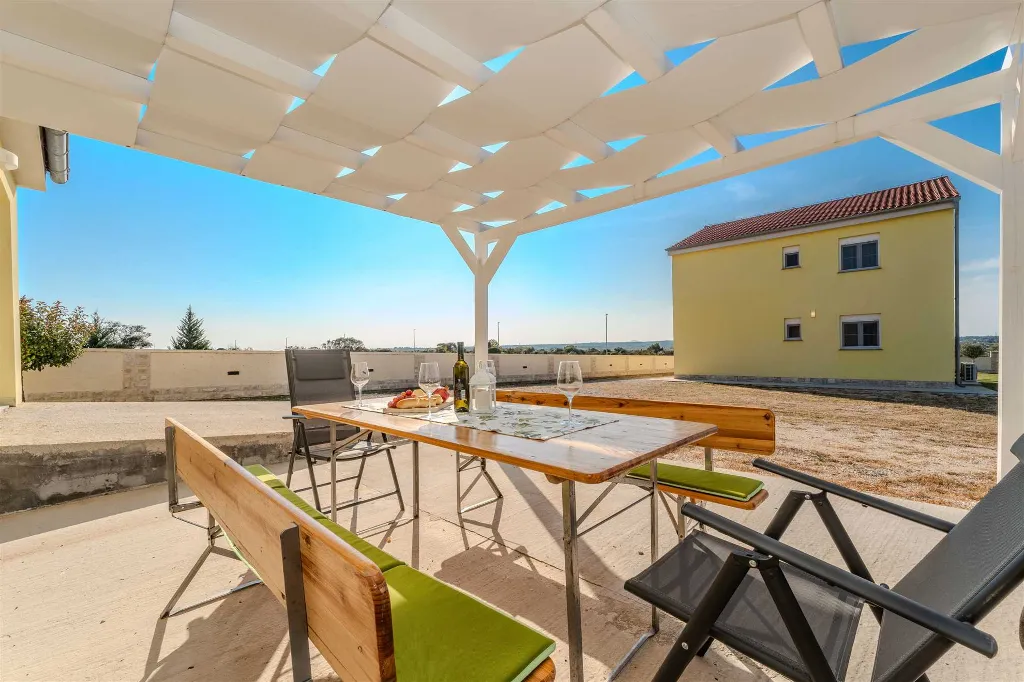 Holiday house in Ninski Stanovi for 8–10 guests