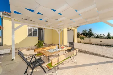 Holiday house in Ninski Stanovi for 8–10 guests