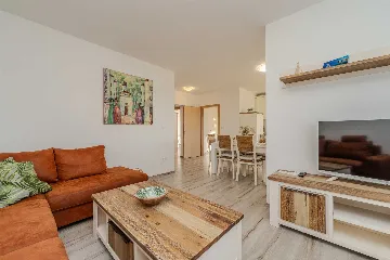 Holiday house in Ninski Stanovi for 8–10 guests