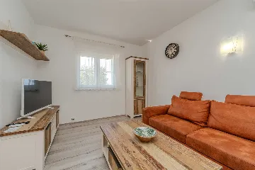 Holiday house in Ninski Stanovi for 8–10 guests