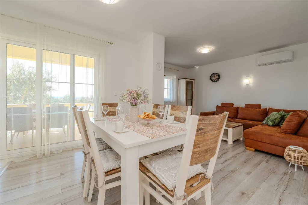 Holiday house in Ninski Stanovi for 8–10 guests