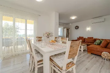 Holiday house in Ninski Stanovi for 8–10 guests