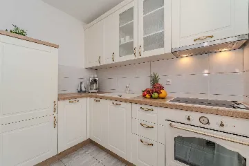 Holiday house in Ninski Stanovi for 8–10 guests