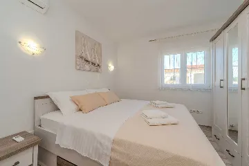 Holiday house in Ninski Stanovi for 8–10 guests