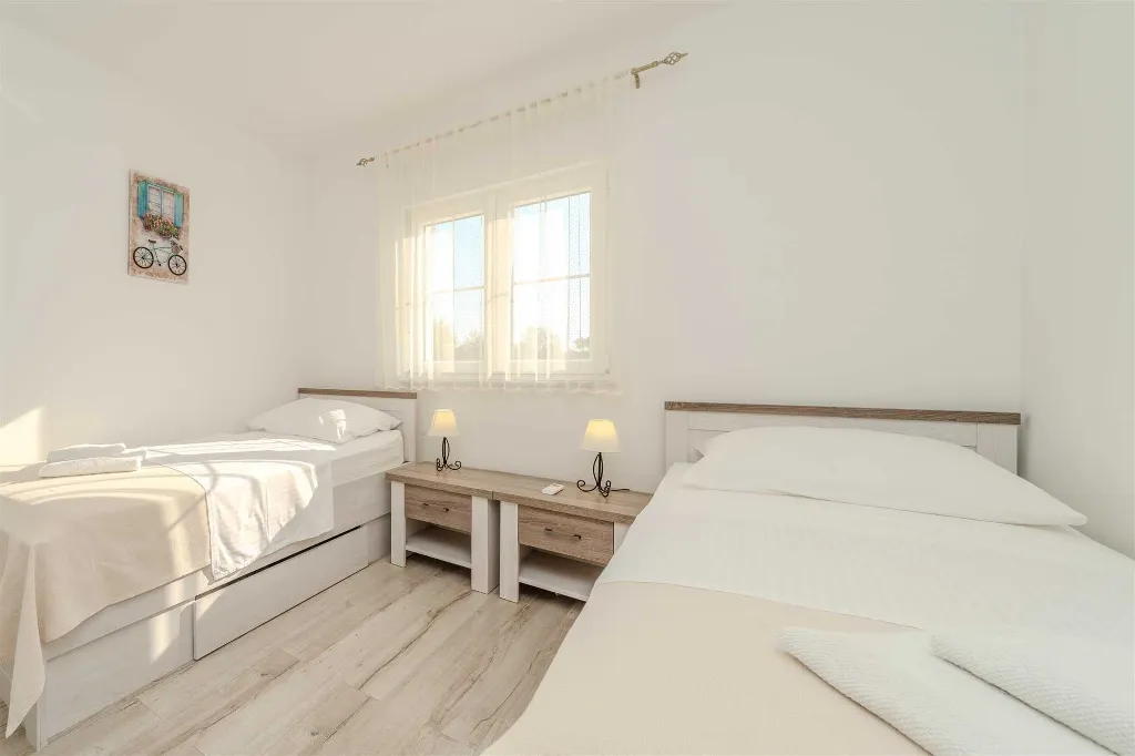Holiday house in Ninski Stanovi for 8–10 guests