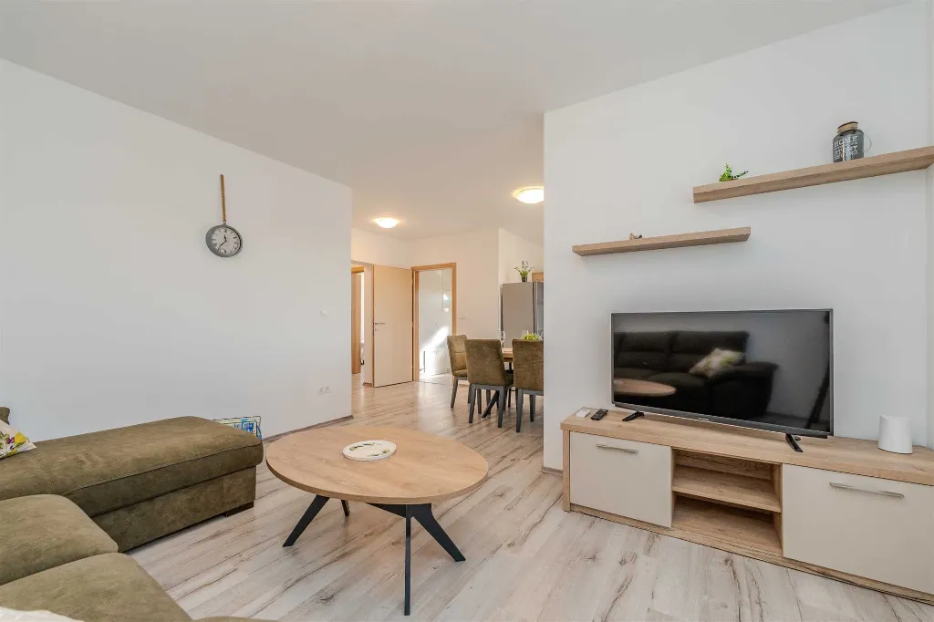 Holiday house in Ninski Stanovi for 8–10 guests