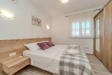 Holiday house in Ninski Stanovi for 8–10 guests