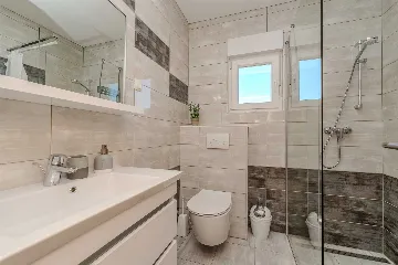 Holiday house in Ninski Stanovi for 8–10 guests