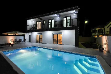 Privlaka Villa for 6–8 Guests with Private Pool