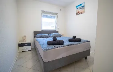 Apartment in Radovanjica, Vir for 4–5 Guests